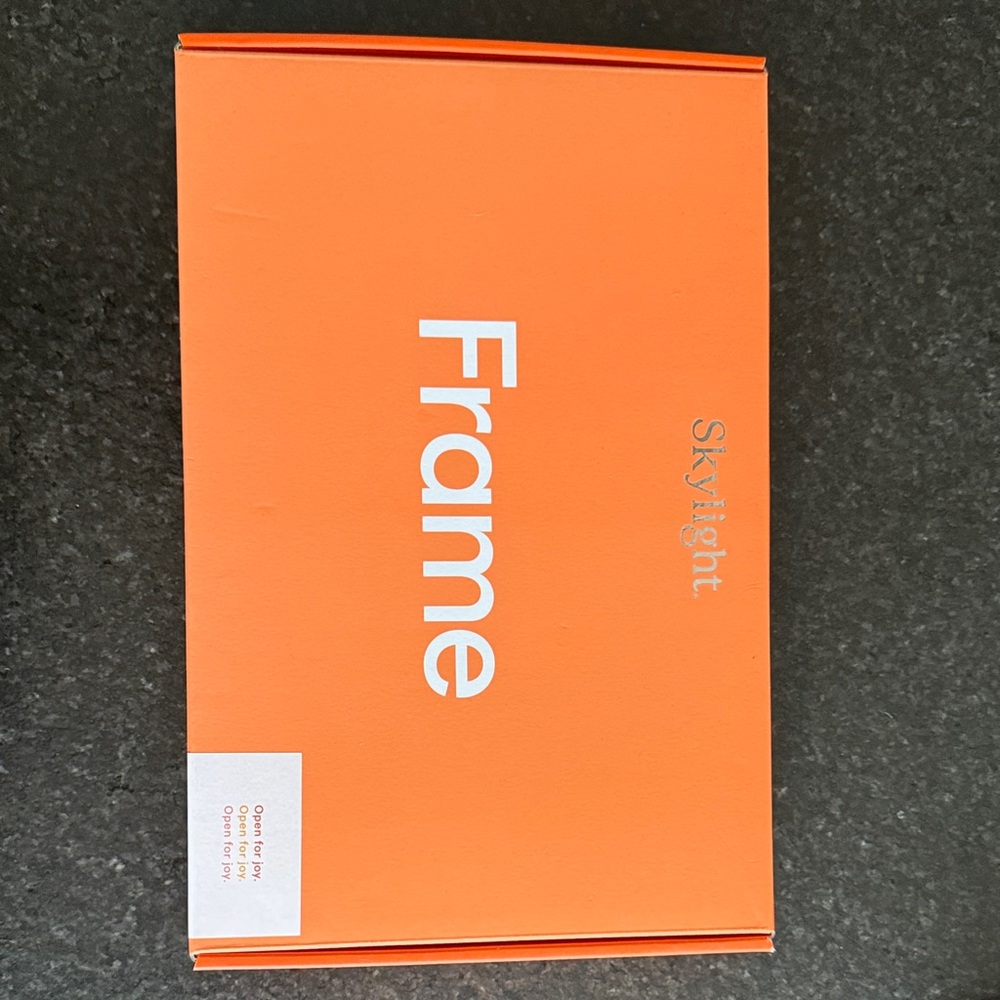 Skylight Frame, 10 inch digital frame, sealed in box, never opened